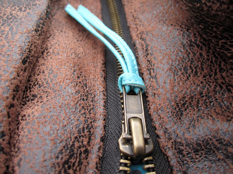 Making a chunky knotted leather zip puller  Diy leather zipper pull,  Sewing leather, Leather diy